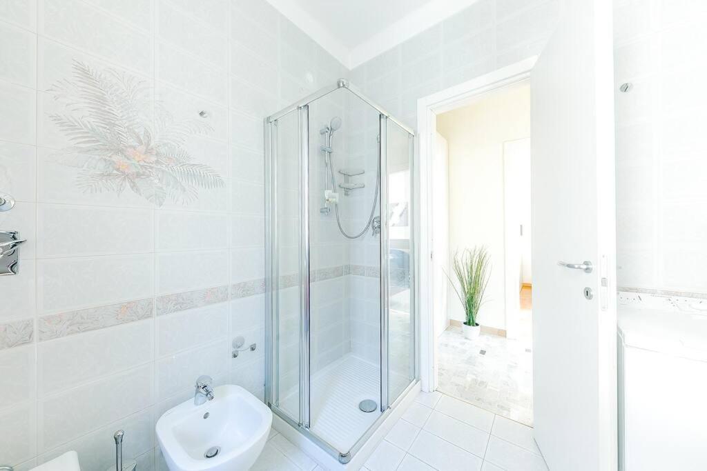 Navigli - Downtown - Duomo Spacious Two Bedroom Apartment - Close To Metro - Ac - Wi-Fi Milano Dış mekan fotoğraf